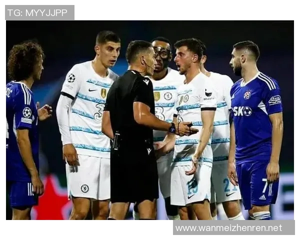 武汉篮球队在邀请赛中的实力表现与欧冠足球的精彩对比分析